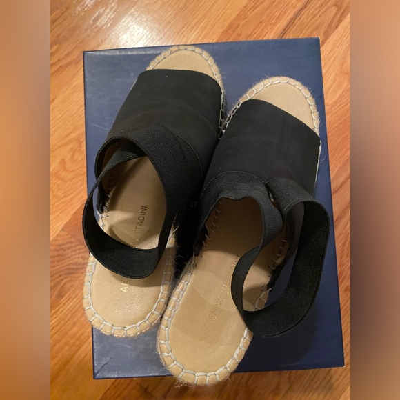 Adrienne vittadini wedge size 7. - Picture 2 of 9